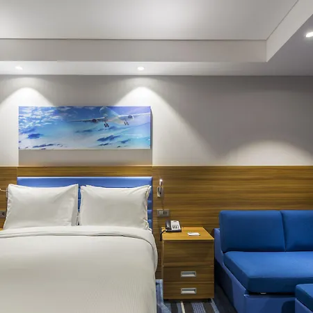 Hampton By Hilton Kurtkoy מלון