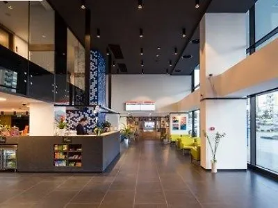 Hampton By Hilton Kurtkoy מלון