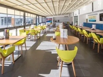 Hampton By Hilton Kurtkoy מלון